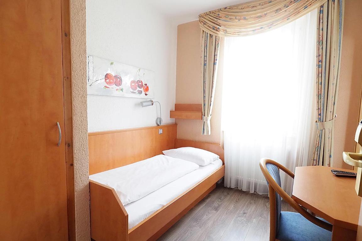 Hotel Europa - Restaurant Rüsselsheim Extérieur photo